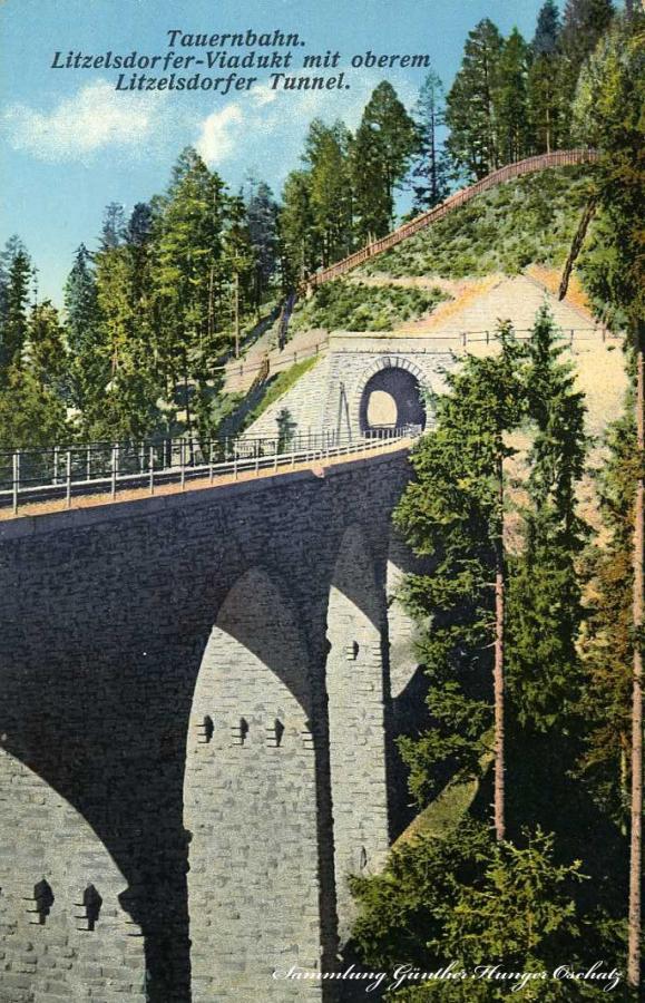 Figure with postcard Litzelsdorfer Viadukt